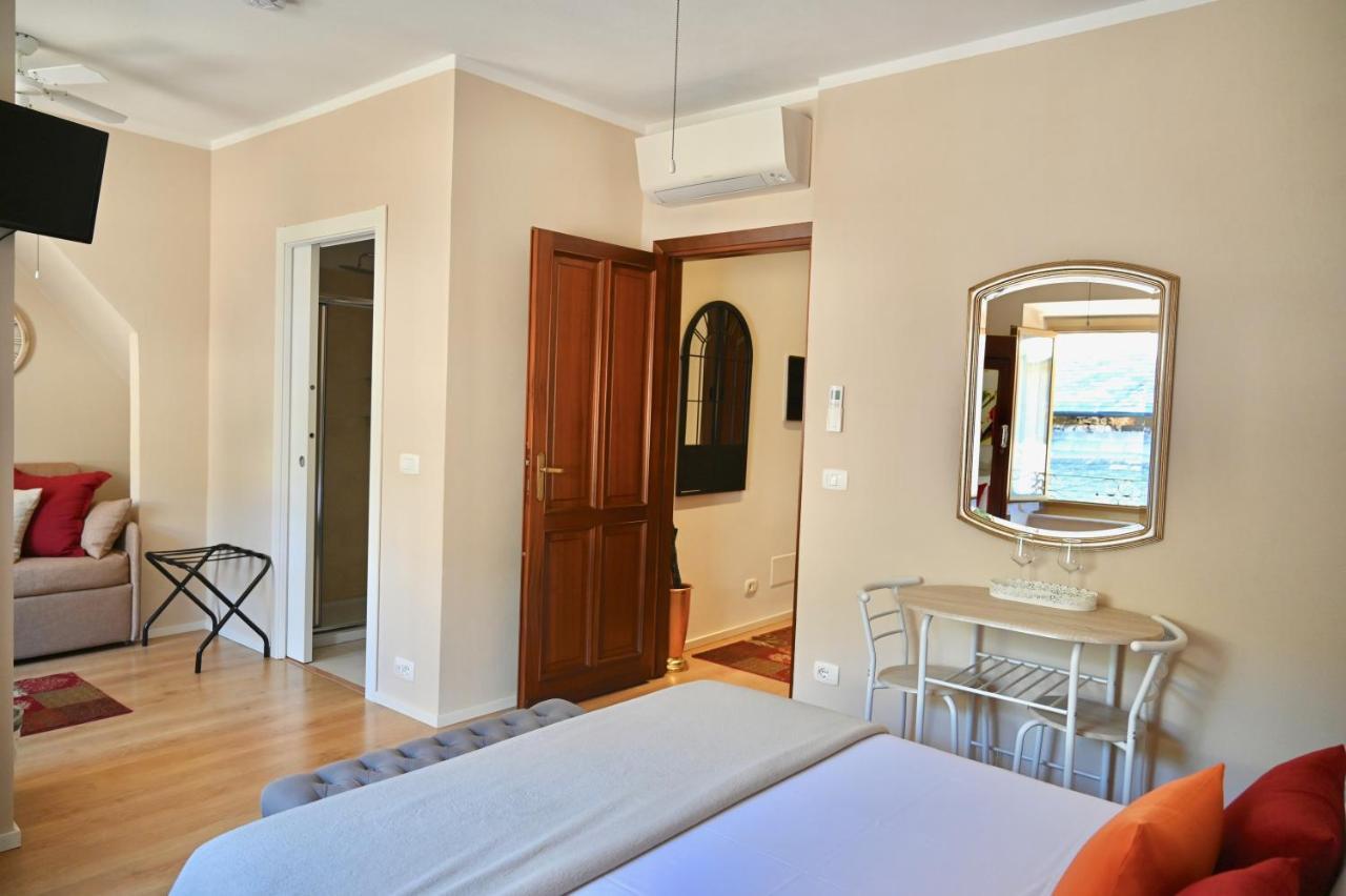 Great Location Private Entrance Apartment Monterosso al Mare